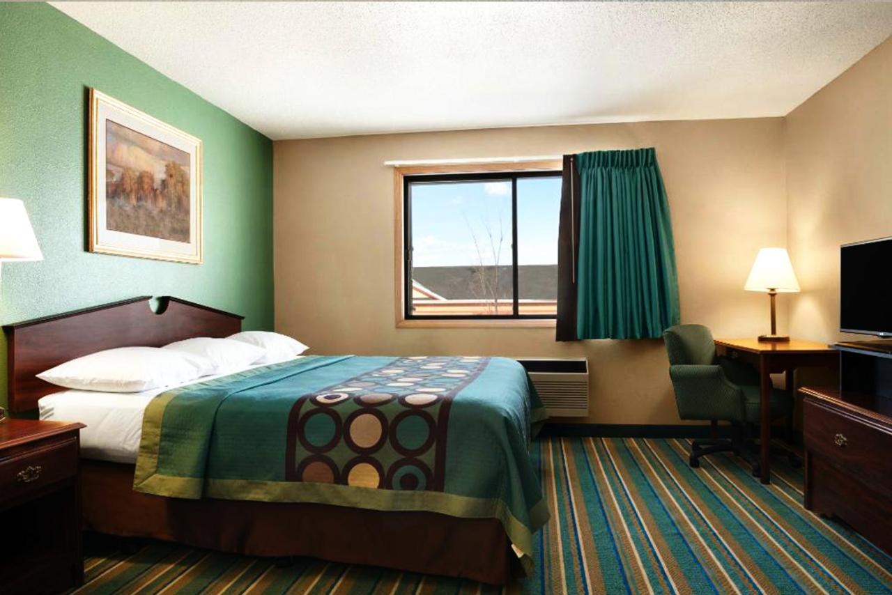 Coratel Inn & Suites By Jasper New Richmond Exteriér fotografie